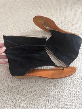 Dolce Vita Black Suede Open-Toe Ankle Sandals - Women's, 6